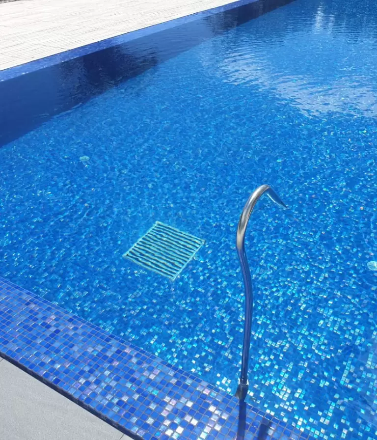 Mosaico azul con brillo