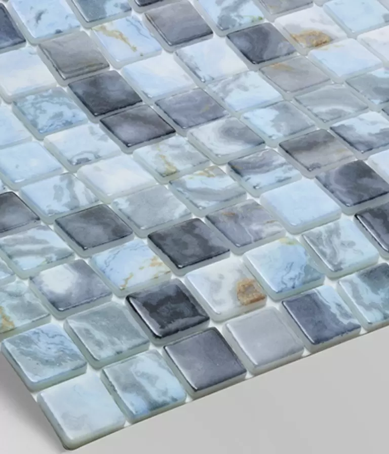Mosaico piedra natural gris y azul